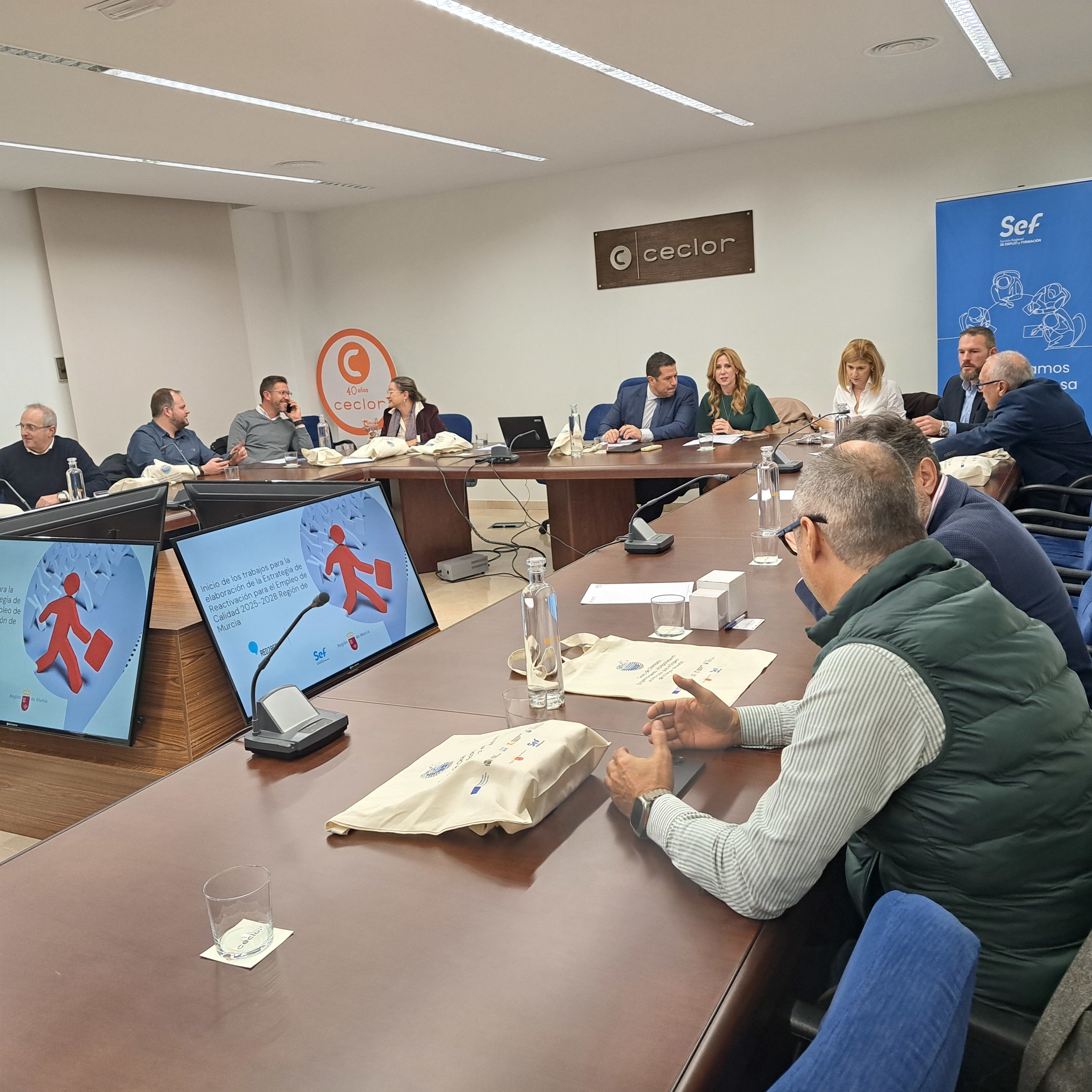 La directora general del SEF, durante la reunión celebrada esta tarde con los empresarios del Guadalentín