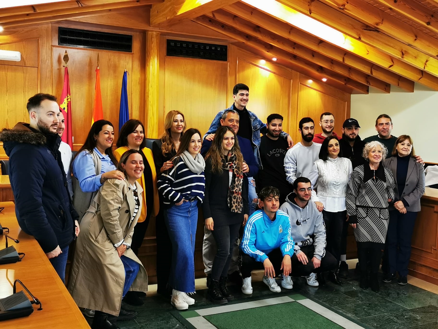 La directora general del SEF, Marisa López, durante la entrega de diplomas a los jóvenes de Pliego que han completado el programa.