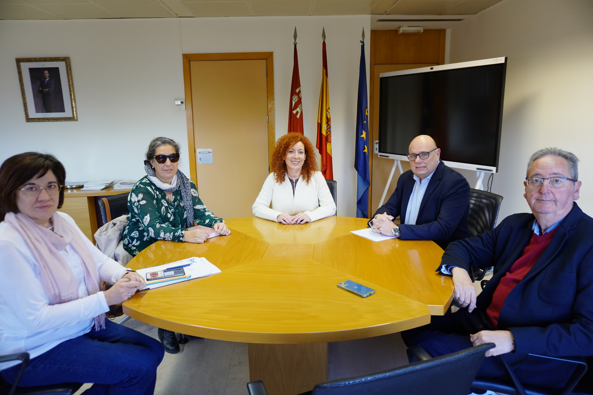 La directora general del SEF, Pilar Valero, durante la reunión mantenida esta semana con representantes de Cermi