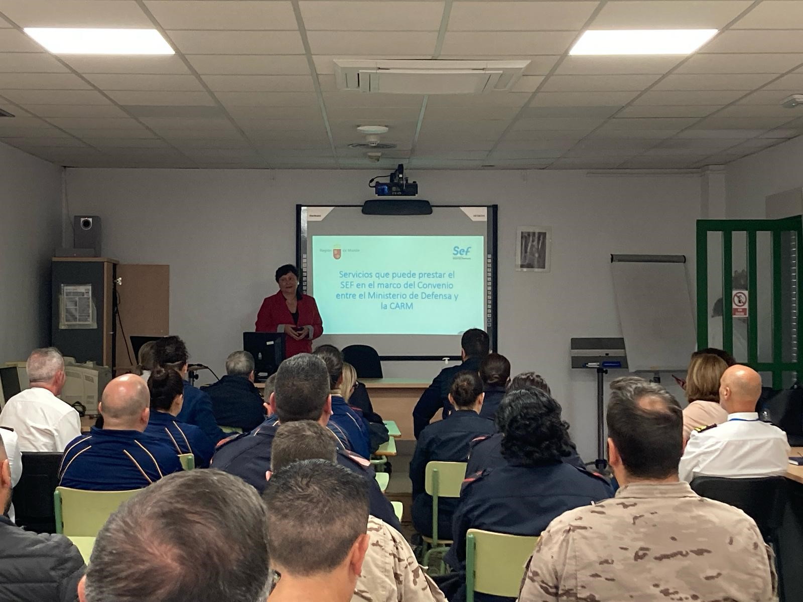 Colaboraci&oacute;n con Defensa para la incorporaci&oacute;n laboral de militares y reservistas (2)