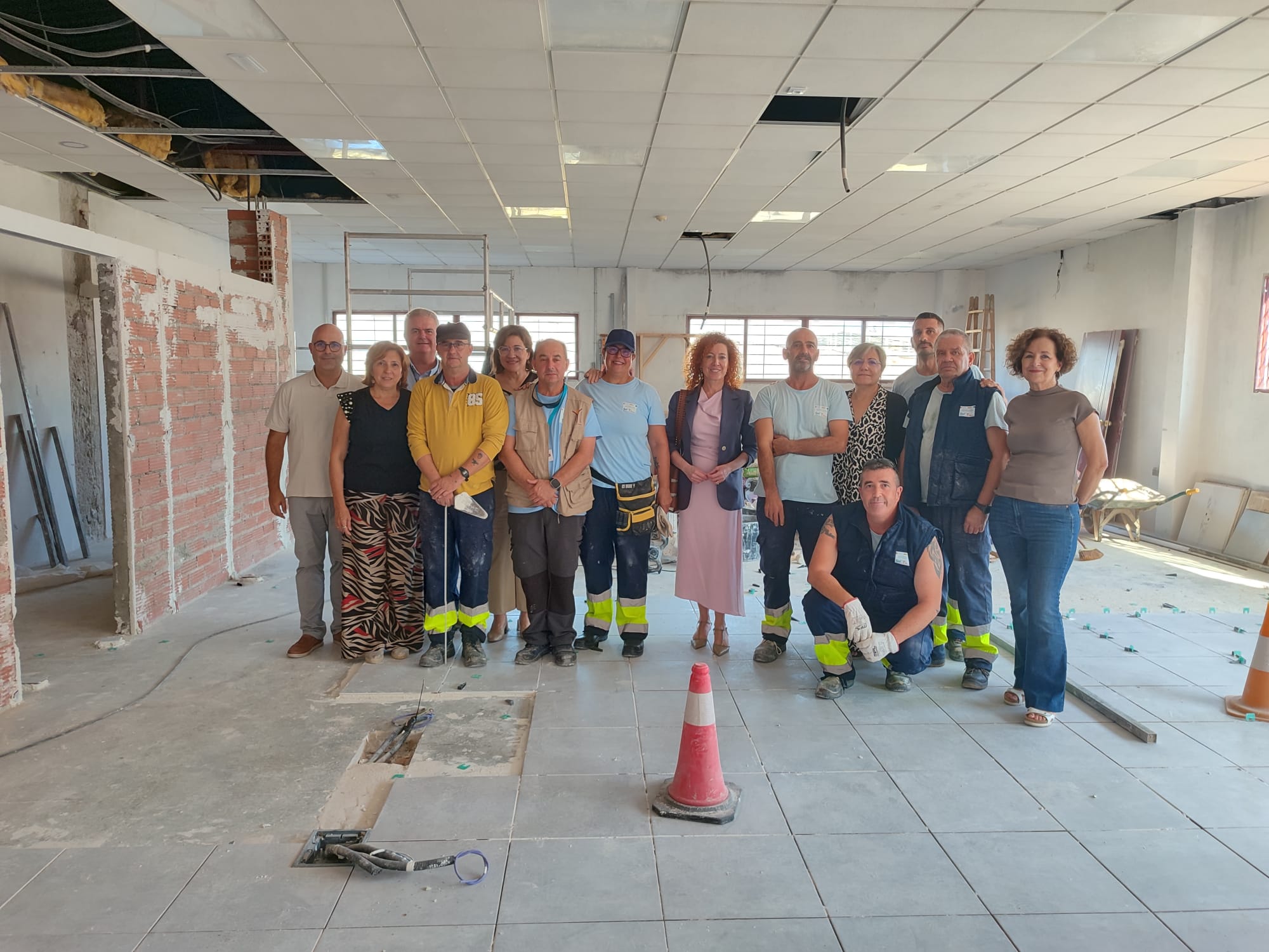 La directora general del SEF, Pilar Valero, durante su visita a los participantes del proyecto experiencial 'Innova 2M25'