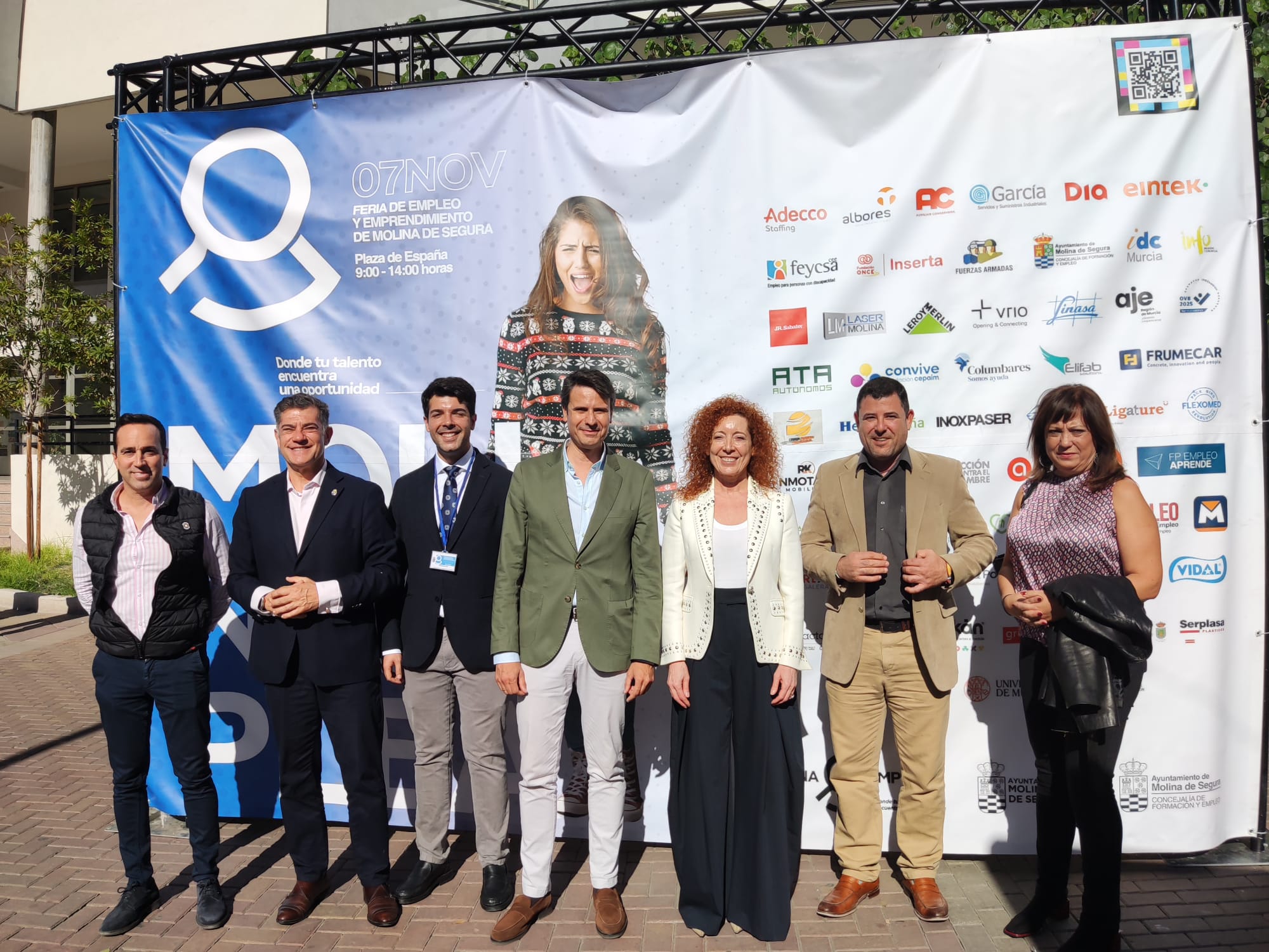 La directora general del SEF, Pilar Valero, junto con el alcalde de Molina de Segura, José Ángel Alfonso durante la I Feria de Empleo y Emprendim...