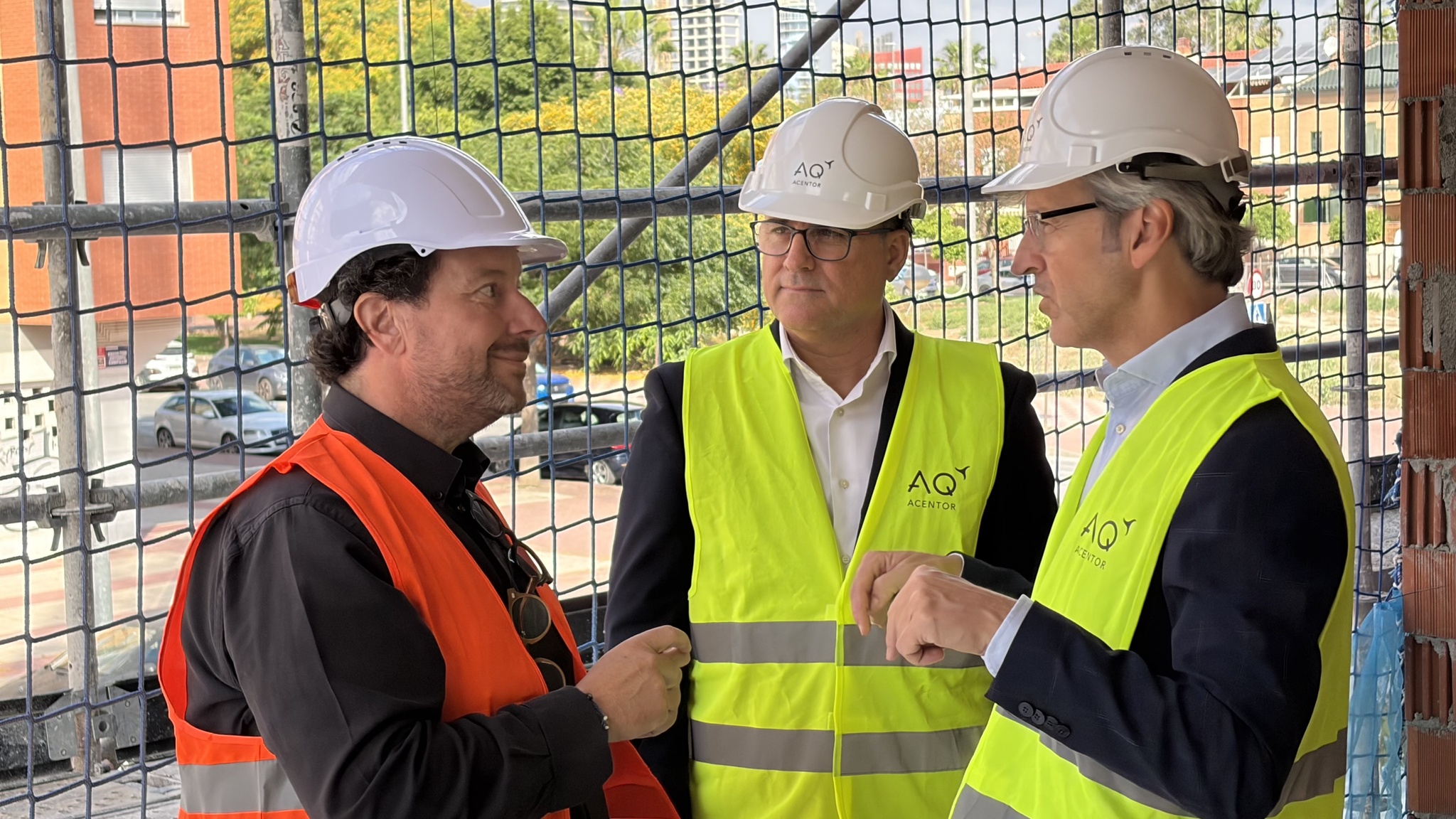 El consejero de Empresa, Empleo y Econom&iacute;a Social anunci&oacute; la especializaci&oacute;n de los cursos de formaci&oacute;n para la construcci&oacute;n durante una visita a una obra en Murcia