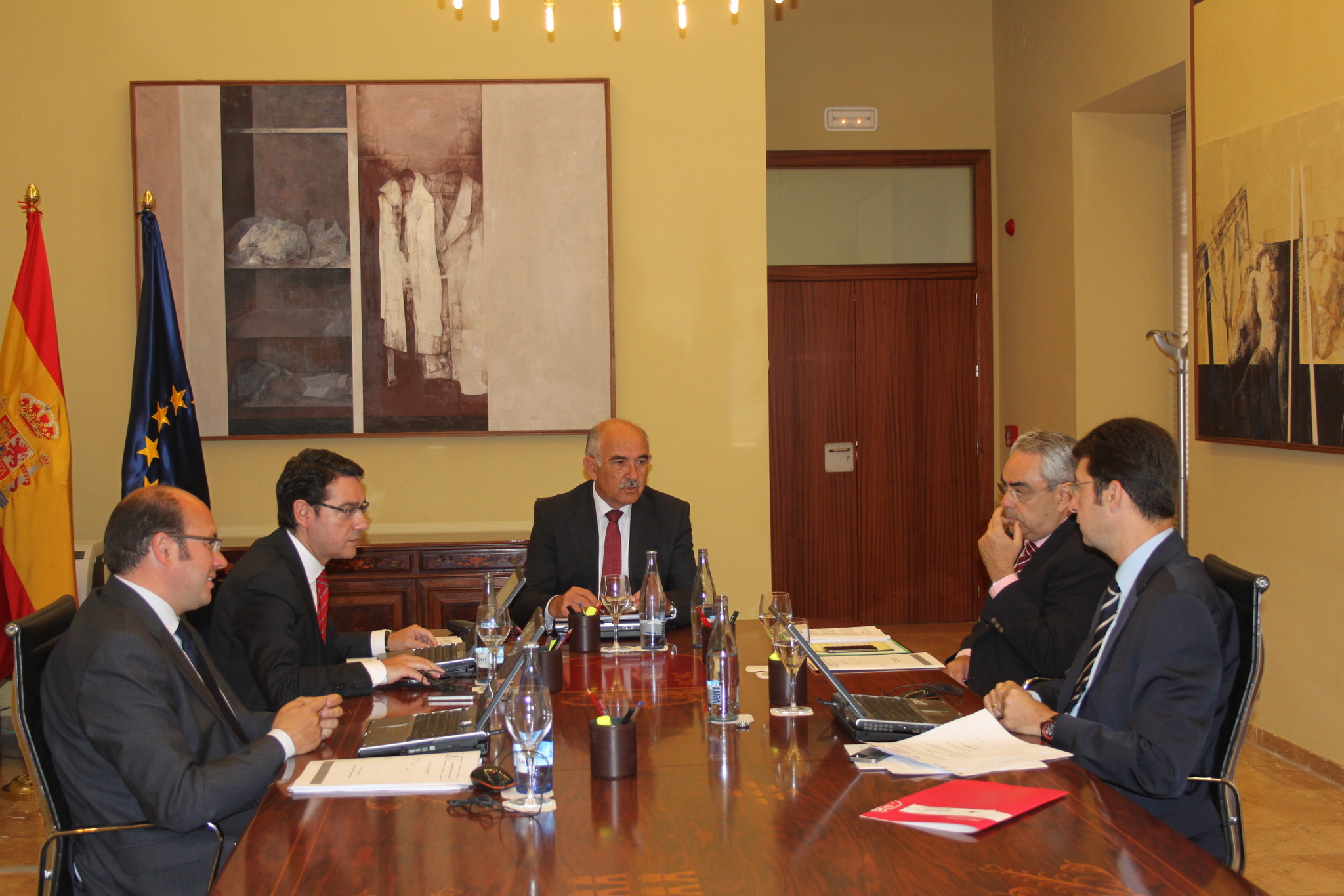 El jefe del Ejecutivo, Alberto Garre, preside la constitución de la Comisión Delegada de Empleo del Gobierno regional