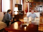 El presidente Valcárcel durante su reunión con el nuevo propietario del CB Murcia, José Ramón Carabantes