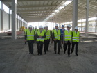 El consejero de Universidades, empresa e Investigación, Salvador Marín, visita junto a los alcaldes de Lorca, Francisco Jódar, y de Puerto Lumbreras, Pedro Antonio Sánchez, y el presidente de la empresa Noksel, Salim Akkoyunlu, las obras de la factoría de la empresa en Lorca
