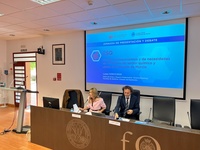 La directora del SEF,  Marisa López, presentó el  estudio realizado por el Colegio Oficial de Químicos de la Región y el Centro de Referencia Nacional de Química de Cartagena sobre el sector químico en la Región