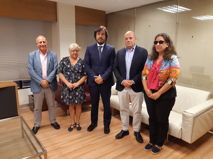 Reuni&oacute;n de Miguel Motas con Pedro Mart&iacute;nez (I)