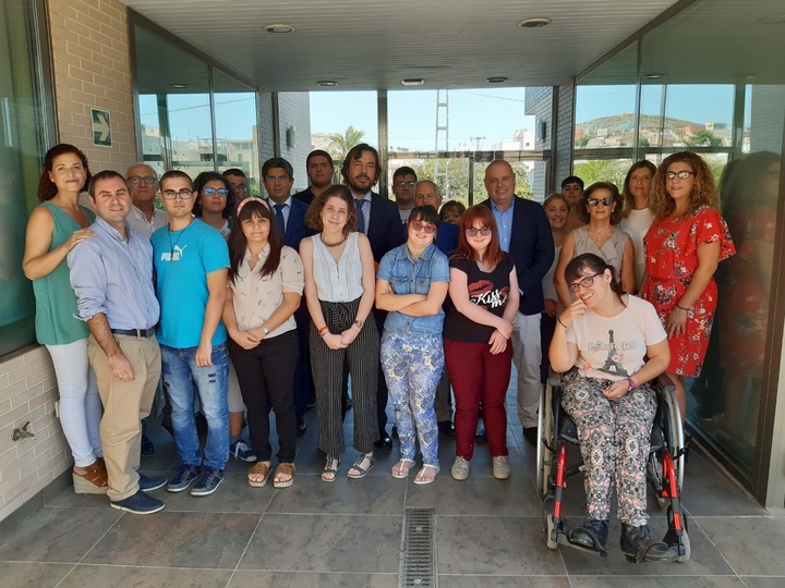 Un curso del Servicio Regional de Empleo y Formación formará a 17 desempleados con discapacidad en el tratamiento de documentos