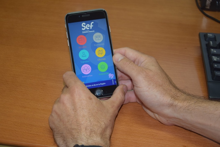 Pantalla inicial de la app 'Servicio Regional de Empleo y Formación Movil'