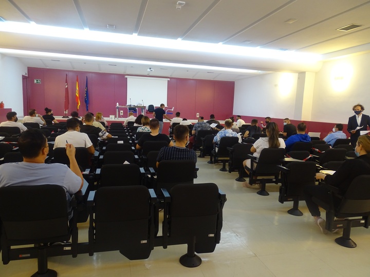 Imagen de pruebas de competencias clave celebradas por el Servicio Regional de Empleo y Formación