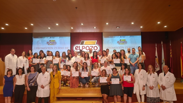 Entrega de diplomas a operarios cárnicos
