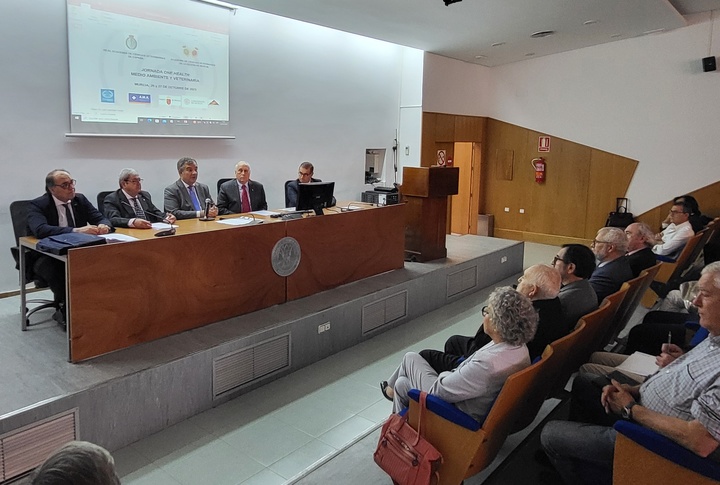 El consejero Juan María Vázquez recuerda que el concepto "One Health es la mejor estrategia para abordar la Salud de nuestro patrimonio natural"
