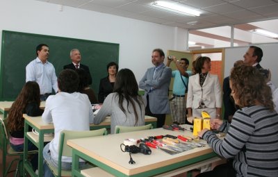 El presidente Valcárcel visita las aulas del Instituto de Enseñanza Secundaria 'Federico Balart'