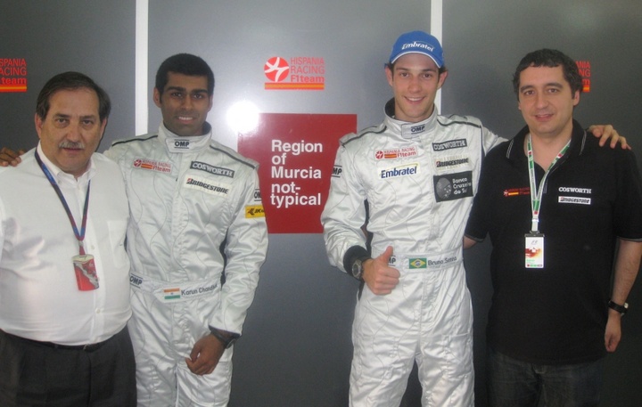 El consejero de Cultura y Turismo asiste al primer entrenamiento de la escudería Hispania F1 Racing Team