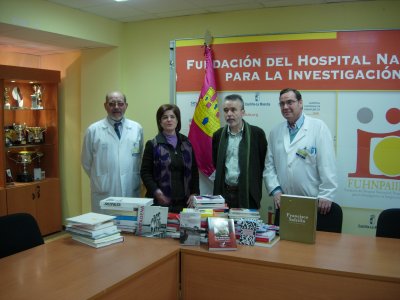 Entrega de libro Hospital de Toledo