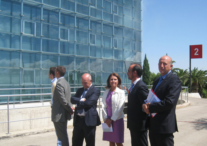 El consejero de Universidades, empresa e Investigación, Salvador Marín, preside la inauguración de la nueva envolvente de la Facultad de Economía y Empresa de la Universidad de Murcia