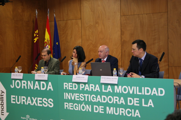 El director general de Universidades y Política Científica, Eduardo Osuna, presidió la apertura de las jornadas 'Euraxess: Red para la Movilidad Investigadora'