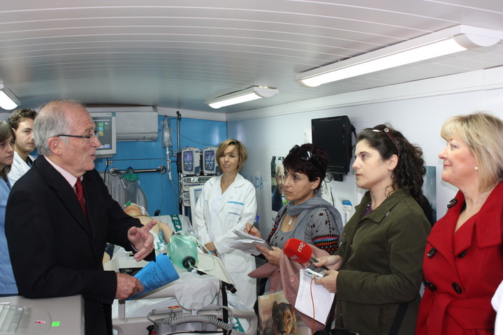 Visita al autobús de la Medicina Intensiva