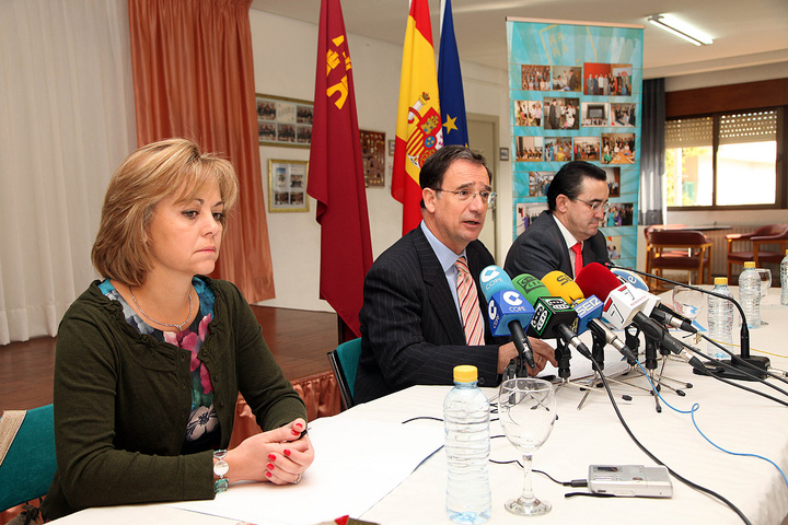El consejero Joaquín Bascuñana hace balance de la gestión de su departamento durante el año 2010 (1)