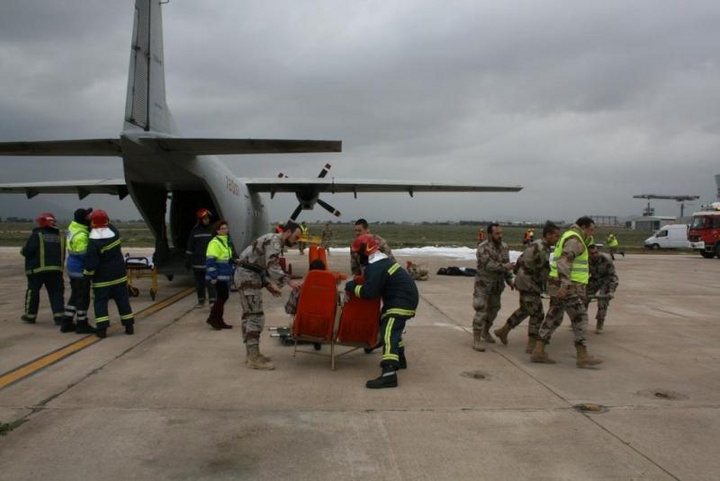 Más de 30 efectivos de  Emergencias la Comunidad Autónoma participan en el Simulacro Aéreo en la Base de Alcantarilla