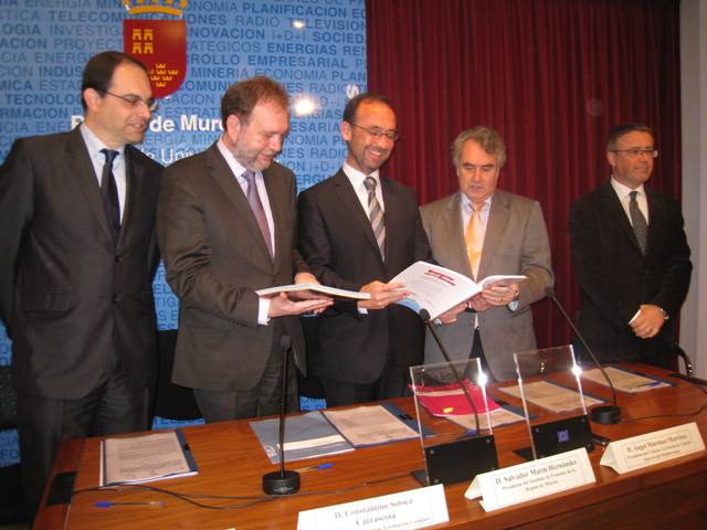 Firma del convenio para desarrollar los proyectos EJE y EME (II)