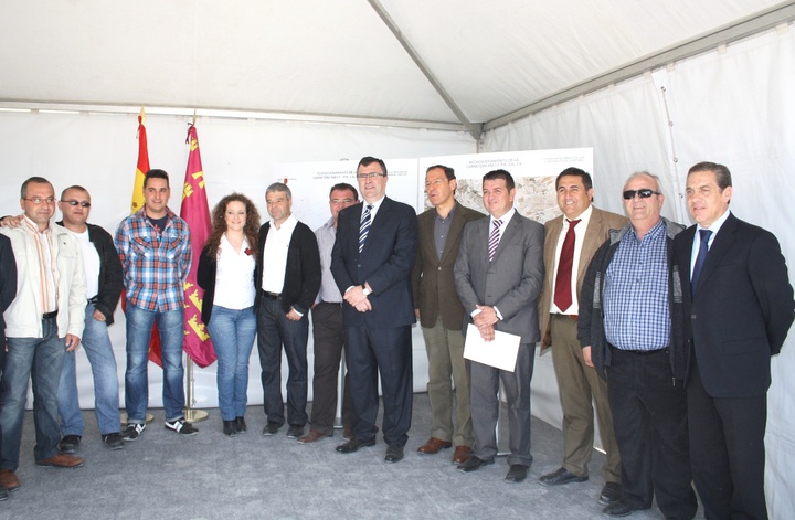 Obras mejora carretera de Barqueros