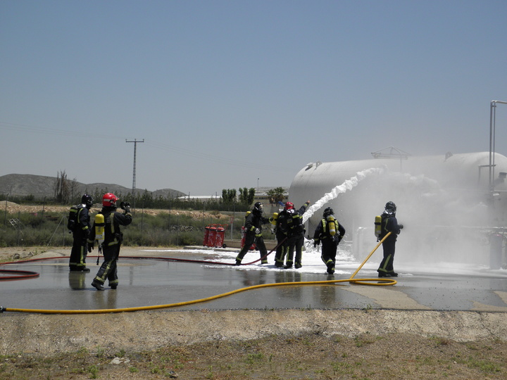 Imagen del simulacro de planta sat&eacute;lite de Gas Natural Licuado de HC Energ&iacute;a en Jumilla