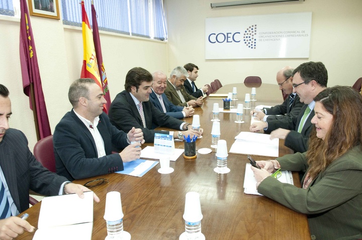José Ballesta preside la reunión de la Comisión Ejecutiva de la Confederación Comarcal de Organizaciones Empresariales de Cartagena (COEC) junto al presidente de la organización, Pedro Pablo Hernández