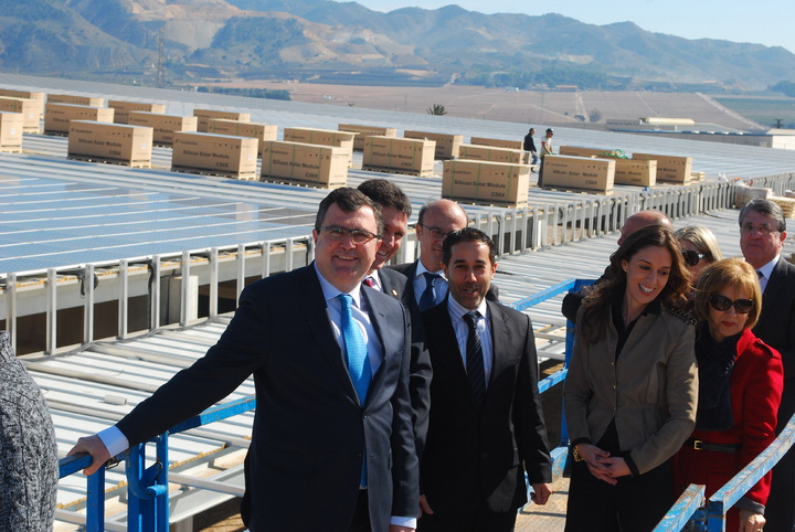 Inauguración de la nueva instalación de cubierta solar fotovoltaica en Alhama de Murcia (1)