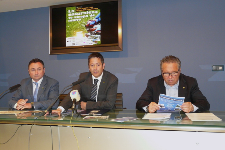 El director deneral de Turismo durante la presentación del Día de las Vías Verdes