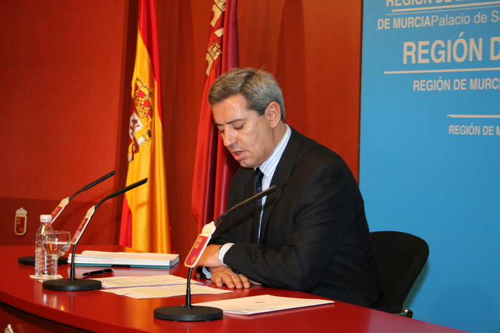 El consejero de Presidencia y portavoz del Gobierno, Fernando de la Cierva, ofrece una Rueda de Prensa para dar cuenta de los principales asuntos abordados en el Consejo de Gobierno
