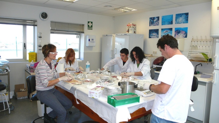Equipo de acuicultura del IMIDA