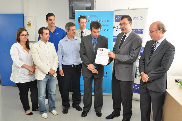 Entrega del certificado de Empresa Innovadora de Base Tecnológica a Voptica