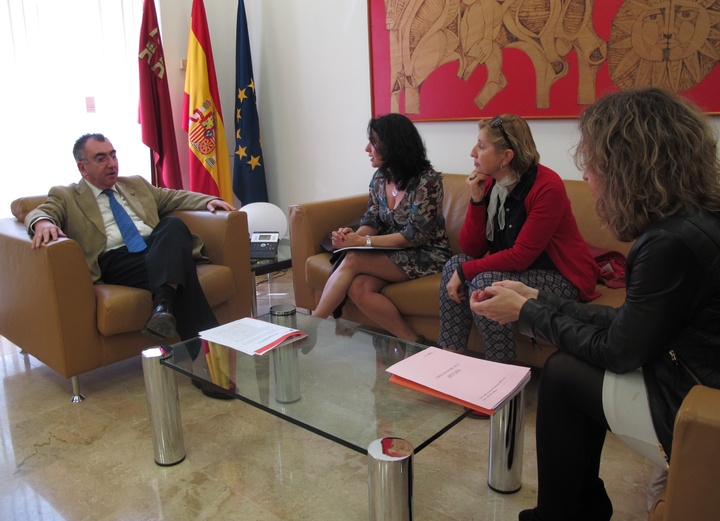 La Comunidad fomentará hábitos y costumbres que contribuyan a mejorar el reciclaje de residuos