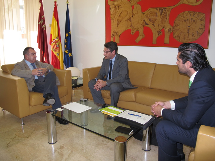 Reunión del consejero de Presidencia con el director territorial Urbanos en la Comunidad Valenciana, Murcia y Baleares de la empresa Cespa