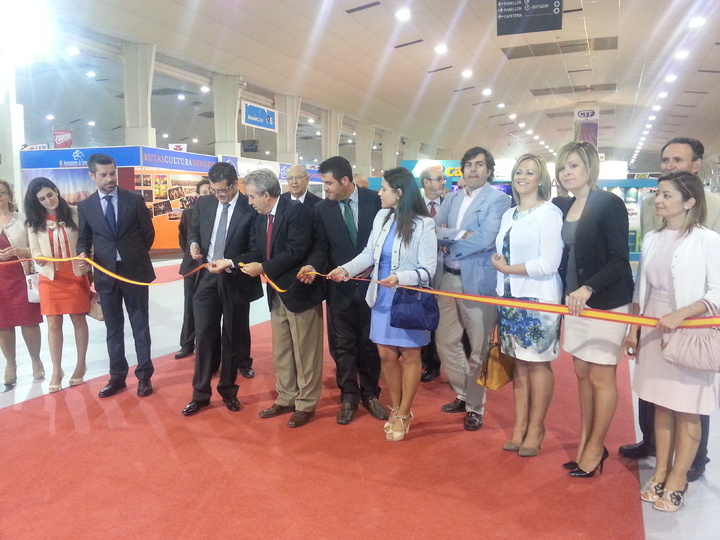 El consejero de Agricultura y Agua, Antonio Cerdá, y el alcalde de Torre Pacheco, Daniel García, inauguraron hoy la Feria Agrícola del Mediterráneo.