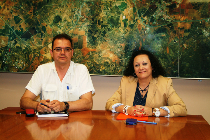La directora general de Territorio y Vivienda se reúne con el alcalde de Ricote