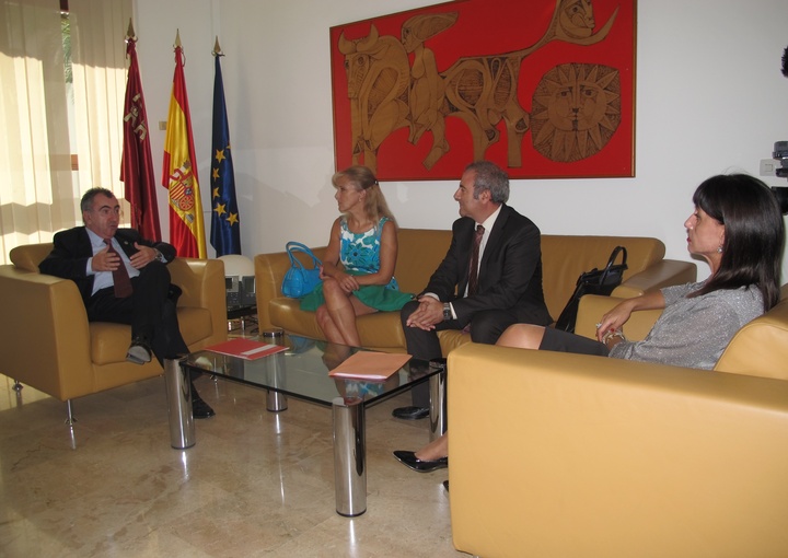 El consejero Manuel Campos recibe a los decanos de los Colegios de Procuradores de Murcia, Cartagena y Lorca