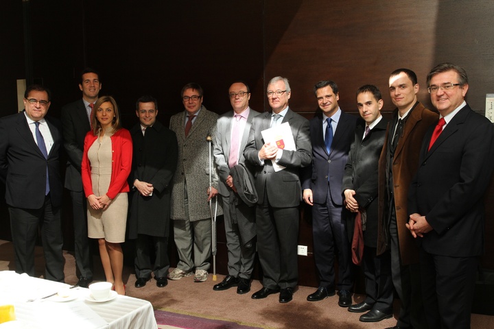 Valcárcel se reúne con representantes de la Cámara de Comercio Española en China