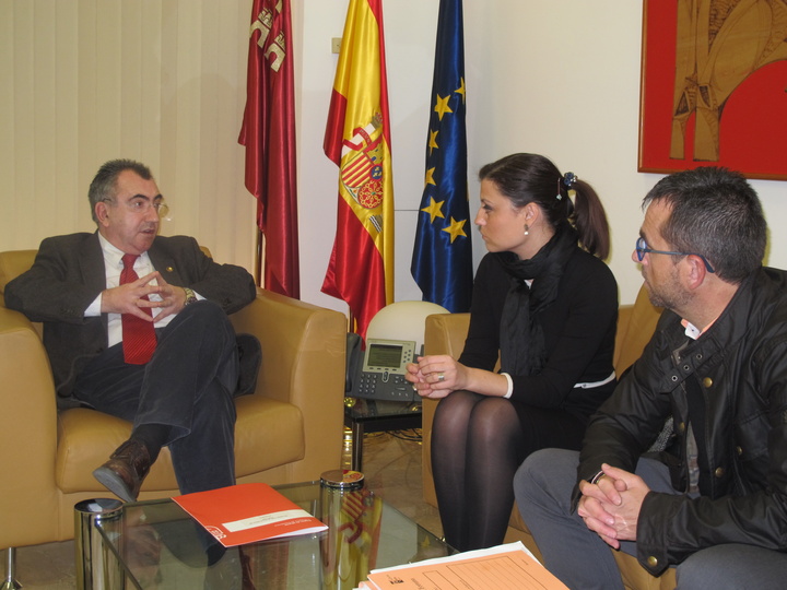 El consejero de Presidencia recibe a la alcaldesa de Fortuna